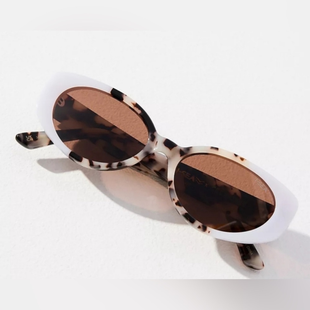 Tortoiseshell Oval Women's Sunglasses - Brown Lenses